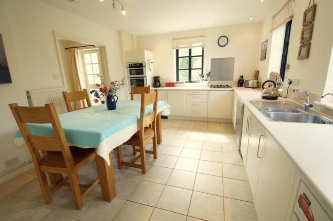 Kitchen/Breakfast Rm