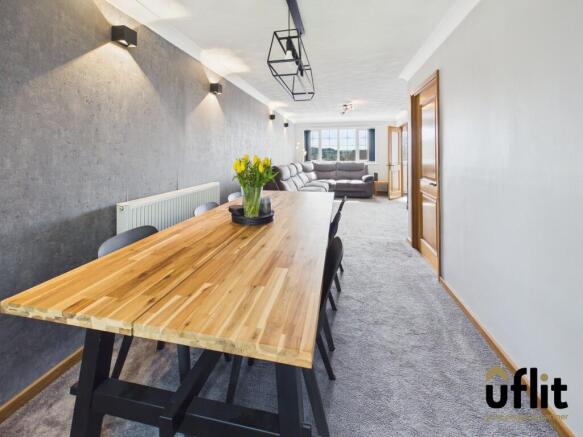 4 bed Detached for sale Image 8