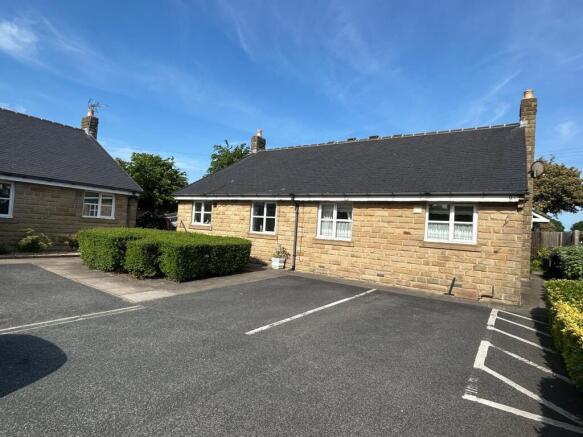 2 bed Bungalow for sale Image 9