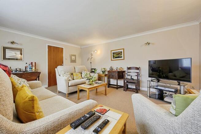3 bed Detached Bungalow for sale Image 4