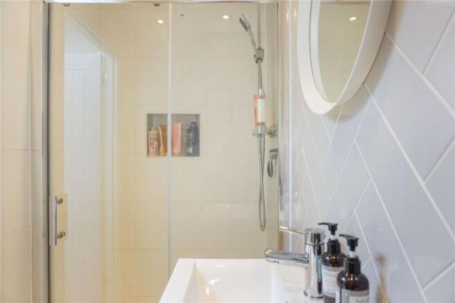 Gf Shower Room