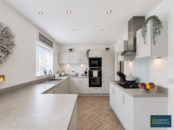 5 bed Detached for sale Image 5