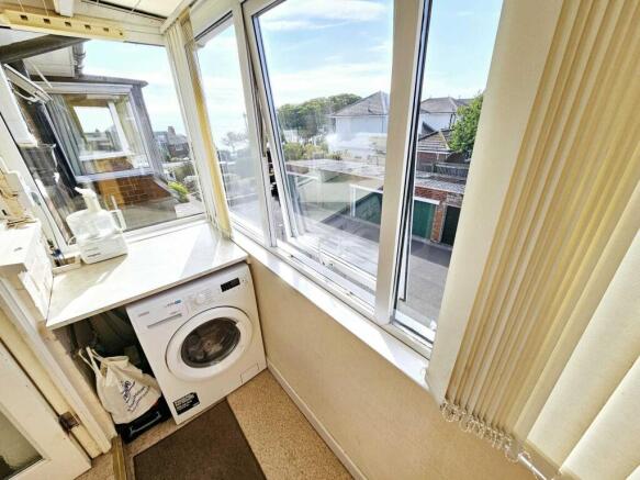 2 bed Flat for sale Image 5
