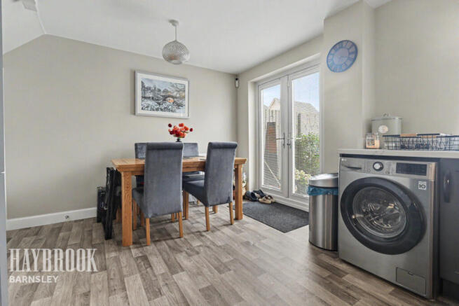 3 bed Semi-Detached for sale Image 8