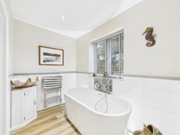 En-Suite Bathroom