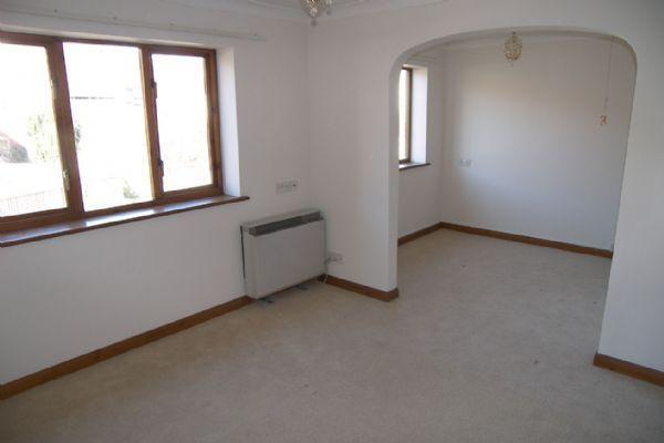 Sitting room ...