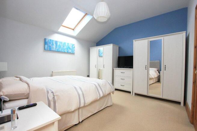 4 bed Barn Conversion for sale Image 12