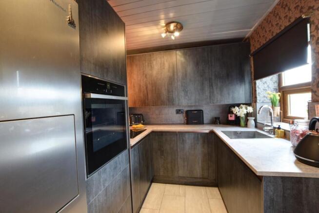 kiTCHEN 2.jpg