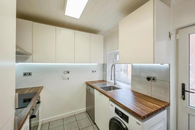 2 bed Terraced for sale Image 5