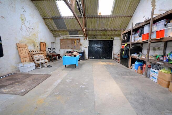 Garage/Workshop
