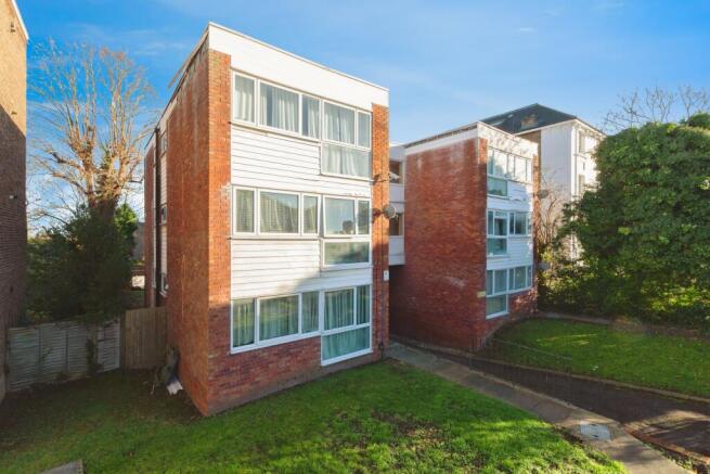 22 Lancaster Road, London, SE25 photo 4