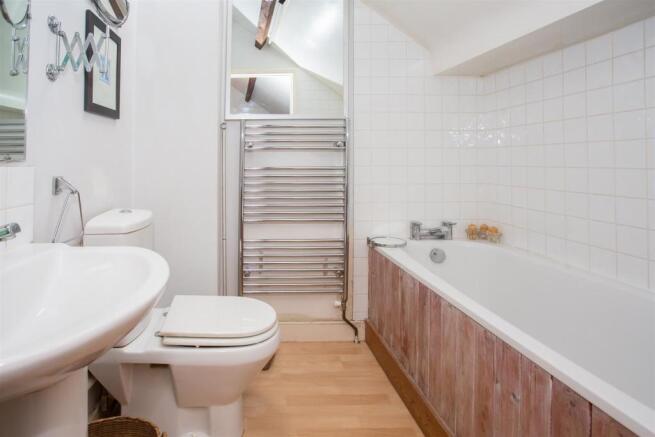 EN SUITE.jpg