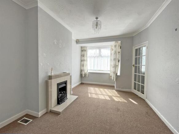 Fletemoor Road 107 - Lounge.jpg