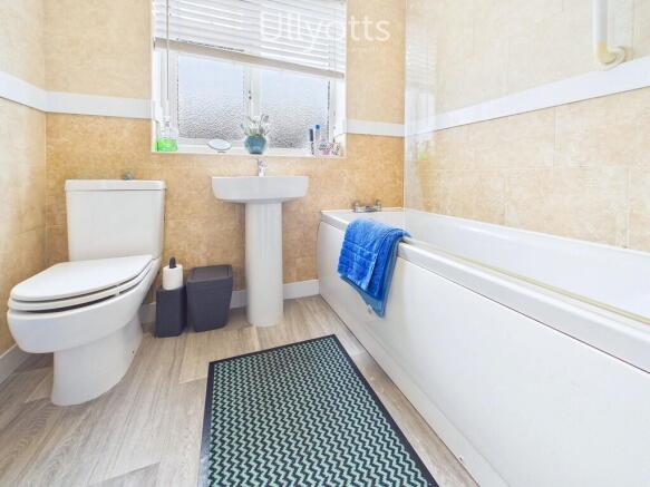 2 bed Semi-Detached Bungalow for sale Image 9