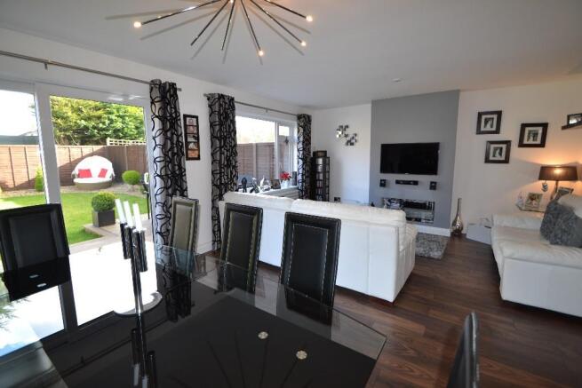 Lounge/Dining Room