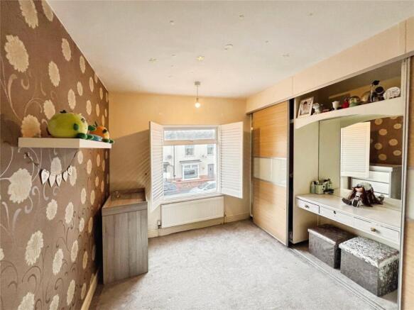 3 bed House to rent Image 7