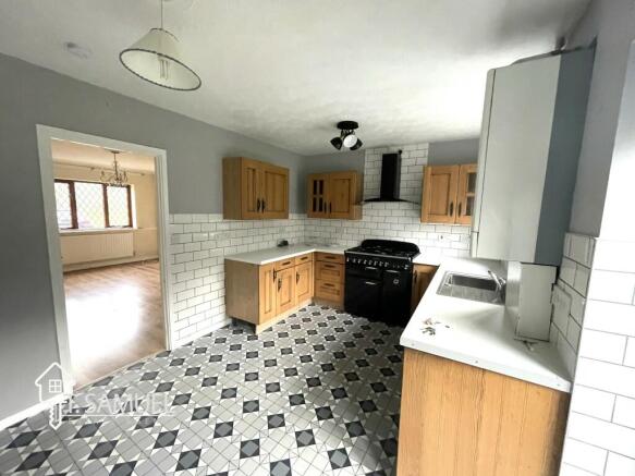 Kitchen 2.JPG