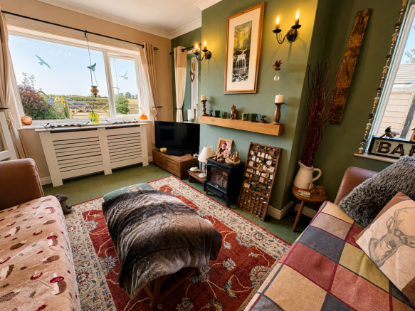 3 bed Semi-Detached for sale Image 4