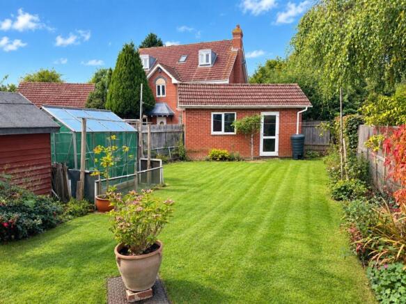 Plains Avenue, Maidstone photo 3