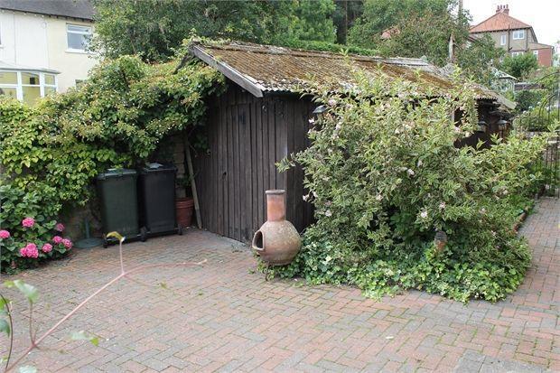Detached Garage