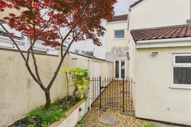 62 Charlton Road, Kingswood, Bristol BS15 1HB | Fr