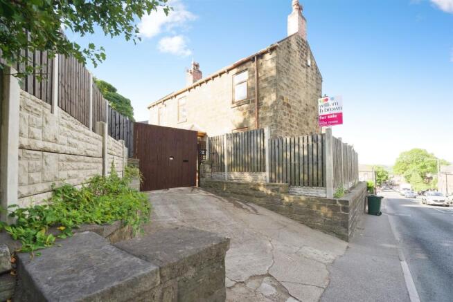 3 bed Detached for sale Image 11