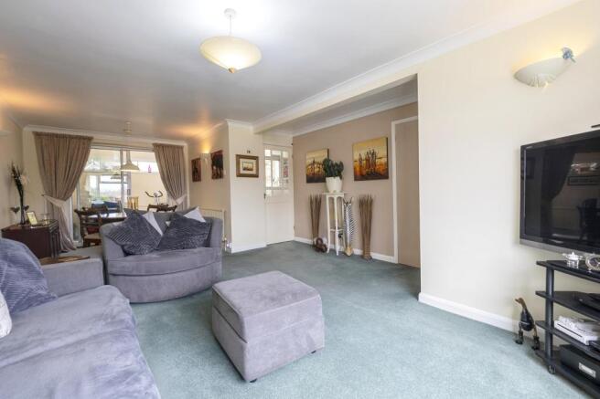 Lounge/Dining Room