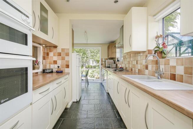 house-duncan-road-burgh-heath-132.jpg