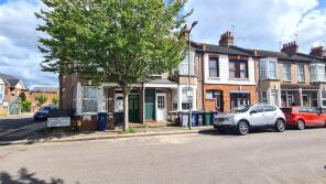 4, Grange Avenue, North Finchley, London N12 8DN