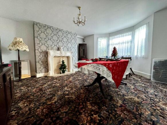 6 bed Town House for sale Image 8