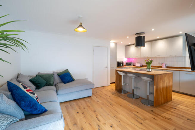 Kitchen Lounge