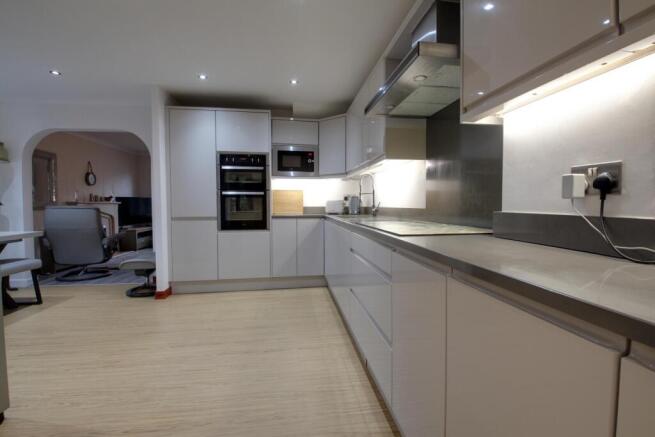 3 bed Detached for sale Image 7