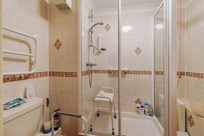 SHOWER ROOM