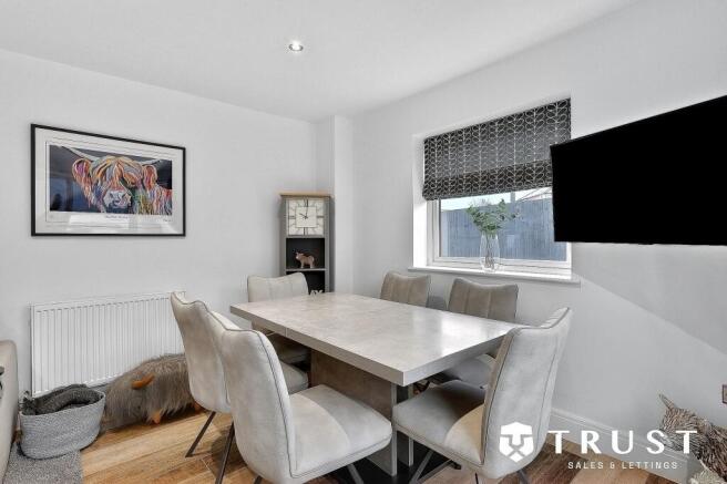 4 bed Detached for sale Image 8