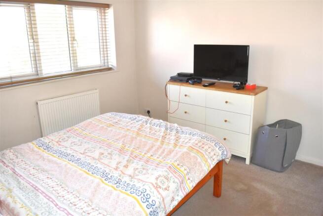 3 bed Terraced for sale Image 10