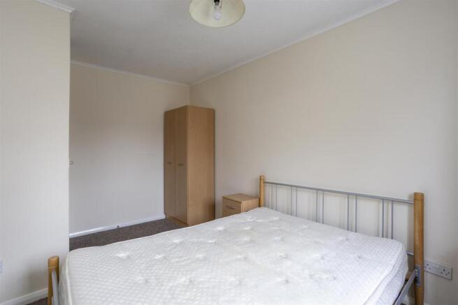 2 bed Apartment for sale Image 12