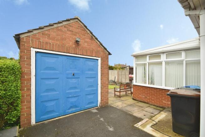 2 bed Semi-Detached Bungalow for sale Image 12