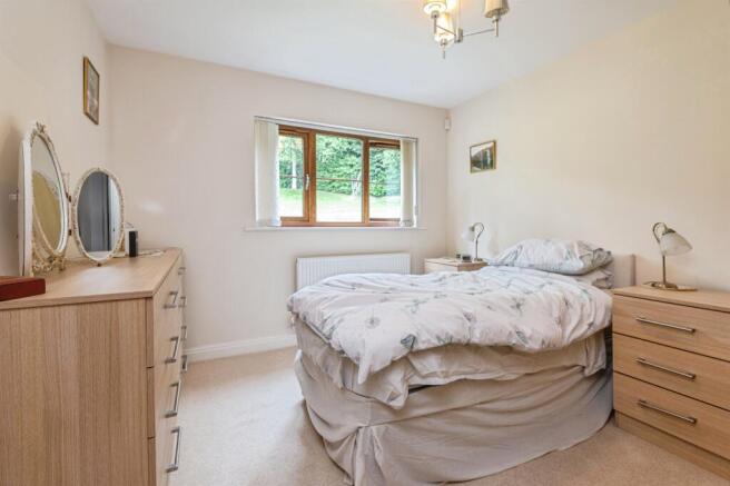 2 bed Flat for sale Image 8