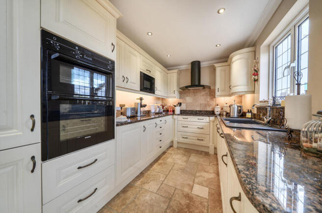 House in Orpington - View 5