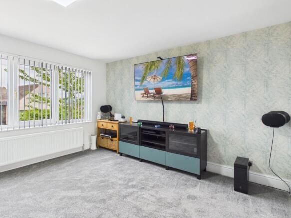 3 bed Semi-Detached for sale Image 4