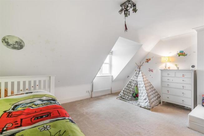 bedroom 2b.jpg