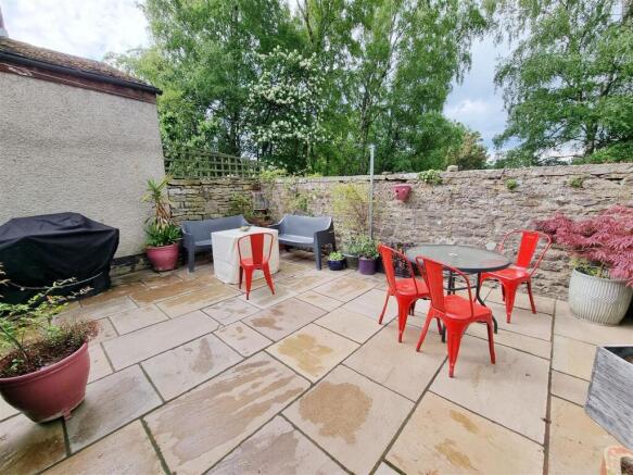 2 bed Apartment for sale Image 8