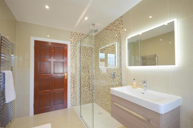 Family Bath/Shower Room