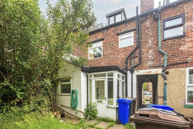 3 bed Terraced to rent Image 9