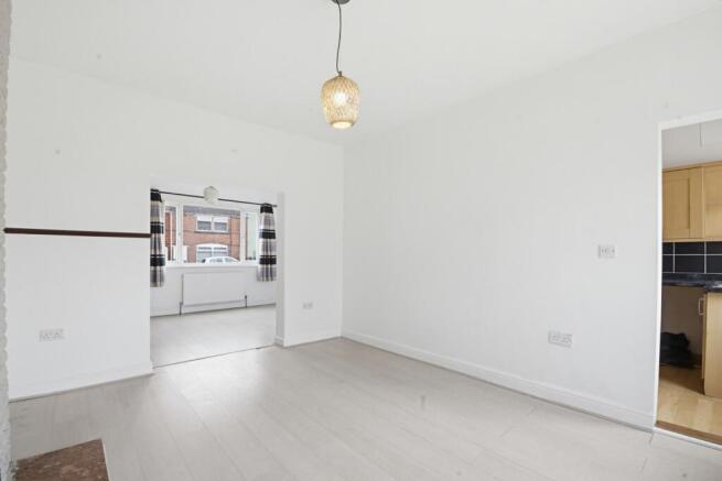 3 bed Terraced for sale Image 4