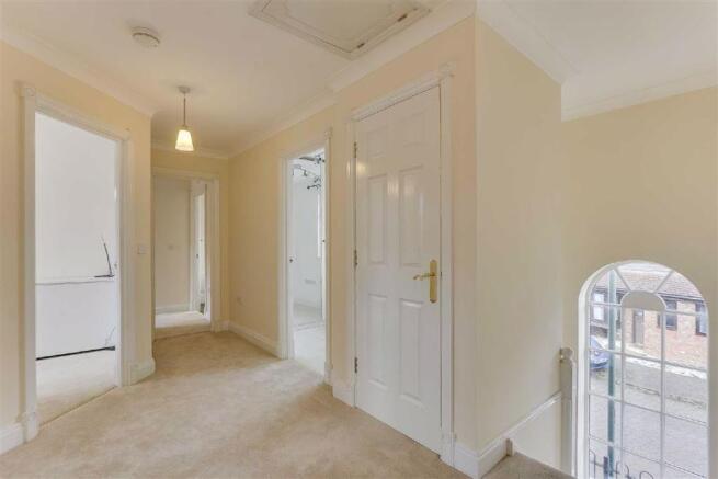 FIRST FLOOR LANDING