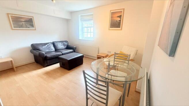 1 bed Flat for sale Image 2