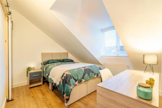 5 bed House to rent Image 7