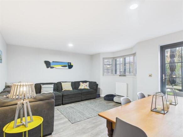 10 Oaks Court Thorpeness IP16 4FF Living Room.jpg