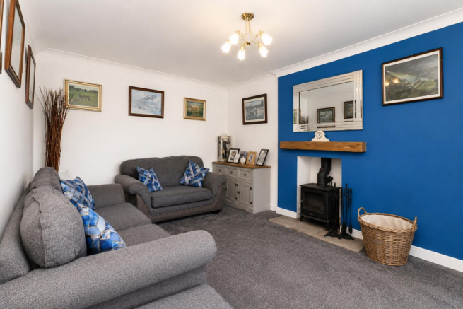 2 bed Semi-Detached Bungalow for sale Image 8